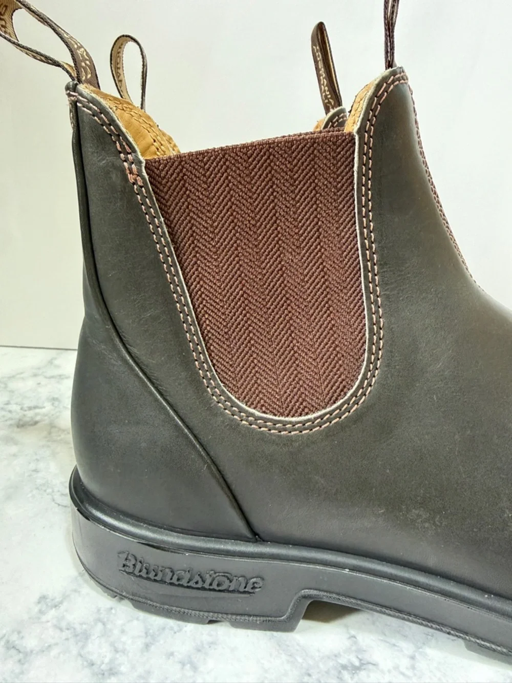 Blundstone like new 600 Elastic Side Work Boot Brown leather mens size 11